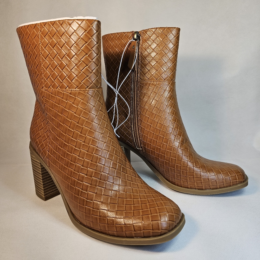 Women's Arden Block Heel Ankle Boot Cognac